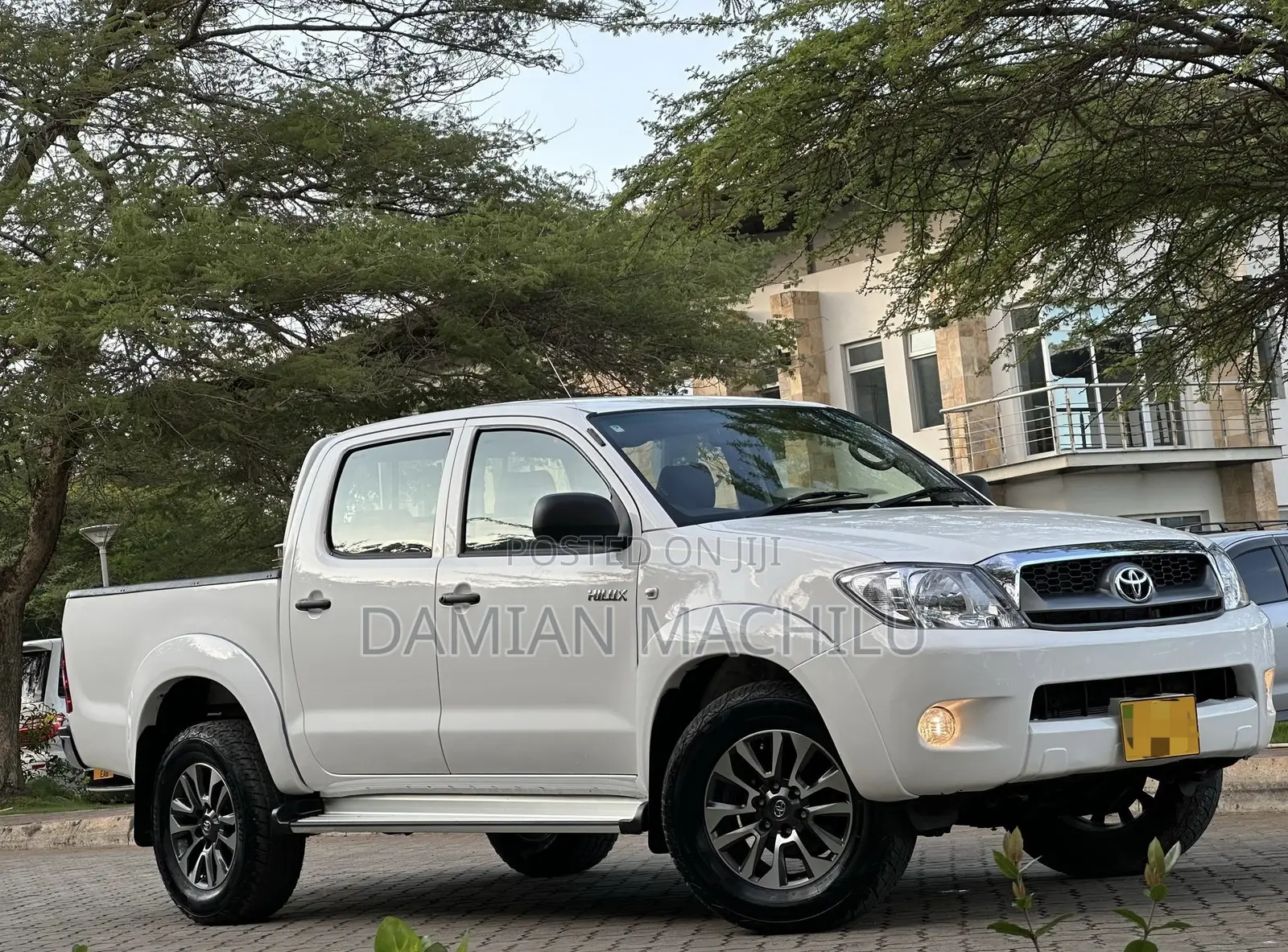 Toyota Hilux 2009 White