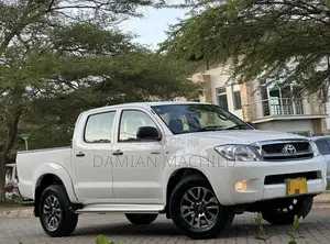 Toyota Hilux 2009 White