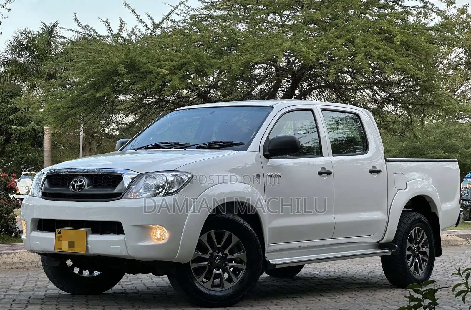 Toyota Hilux 2009 White