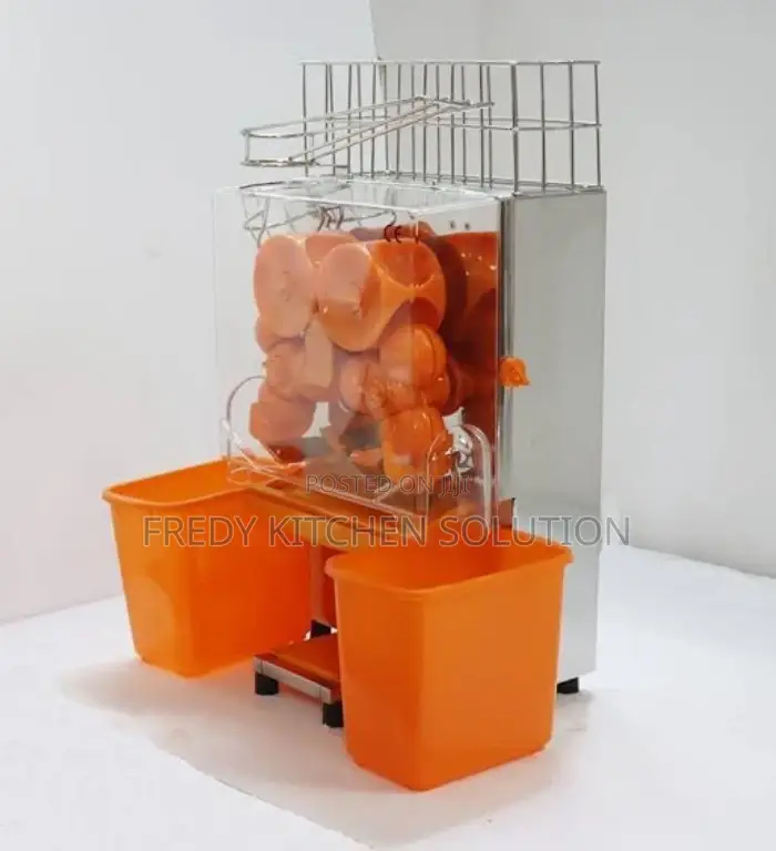 Technology: Automatic Citrus Squeezer That Feeds, Cuts, and Squeezes O
