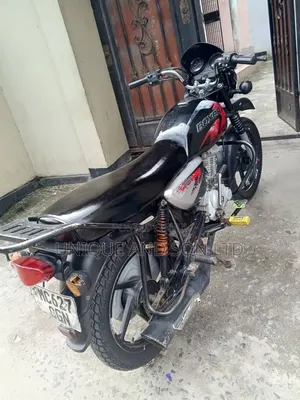 Bajaj Boxer X125 2023 Black