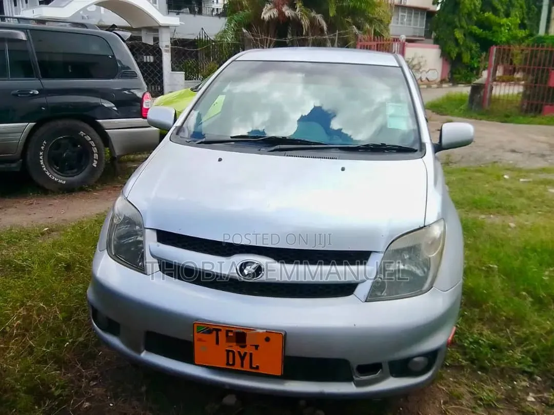 Toyota IST 2006 Silver
