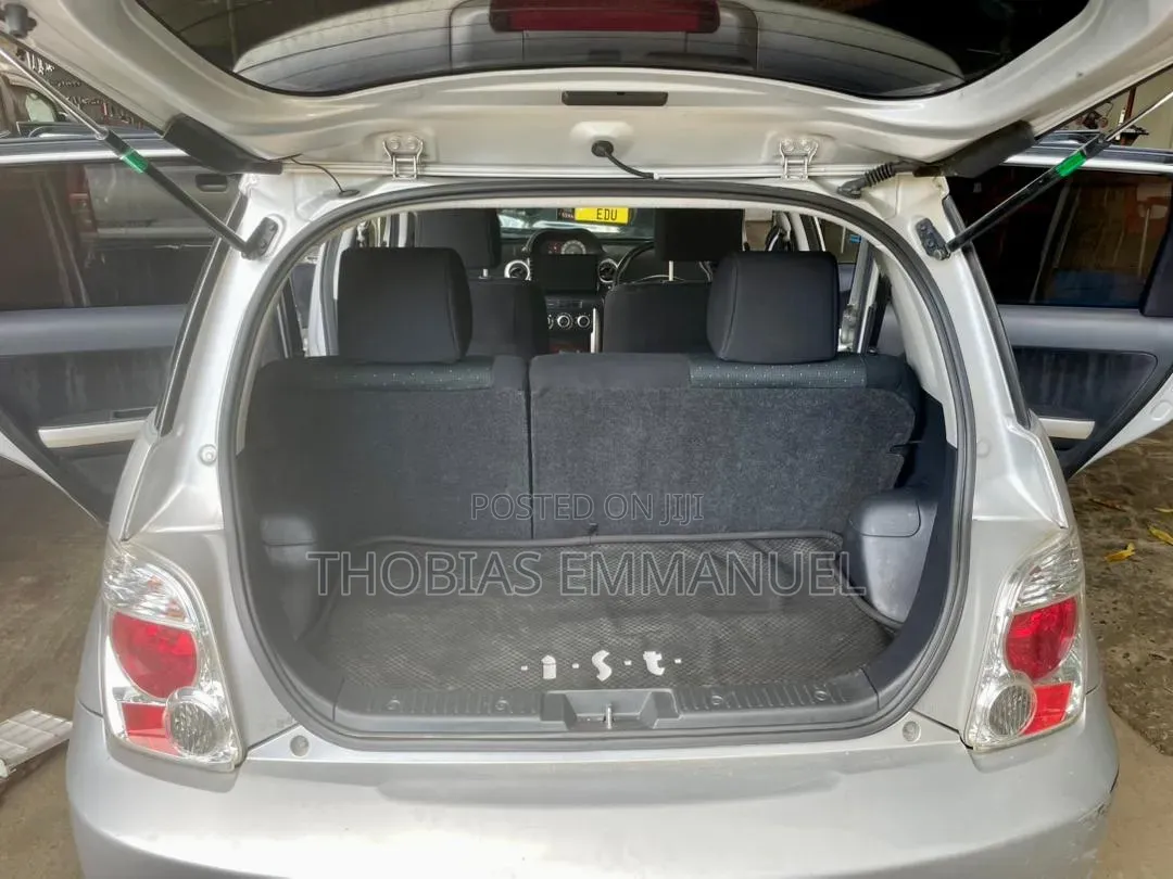 Toyota IST 2006 Silver