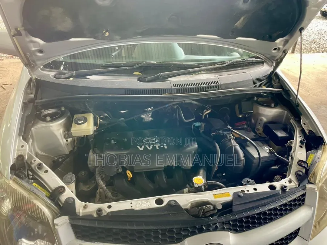 Toyota IST 2006 Silver