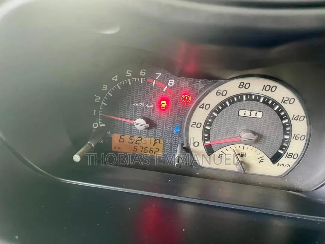 Toyota IST 2006 Silver