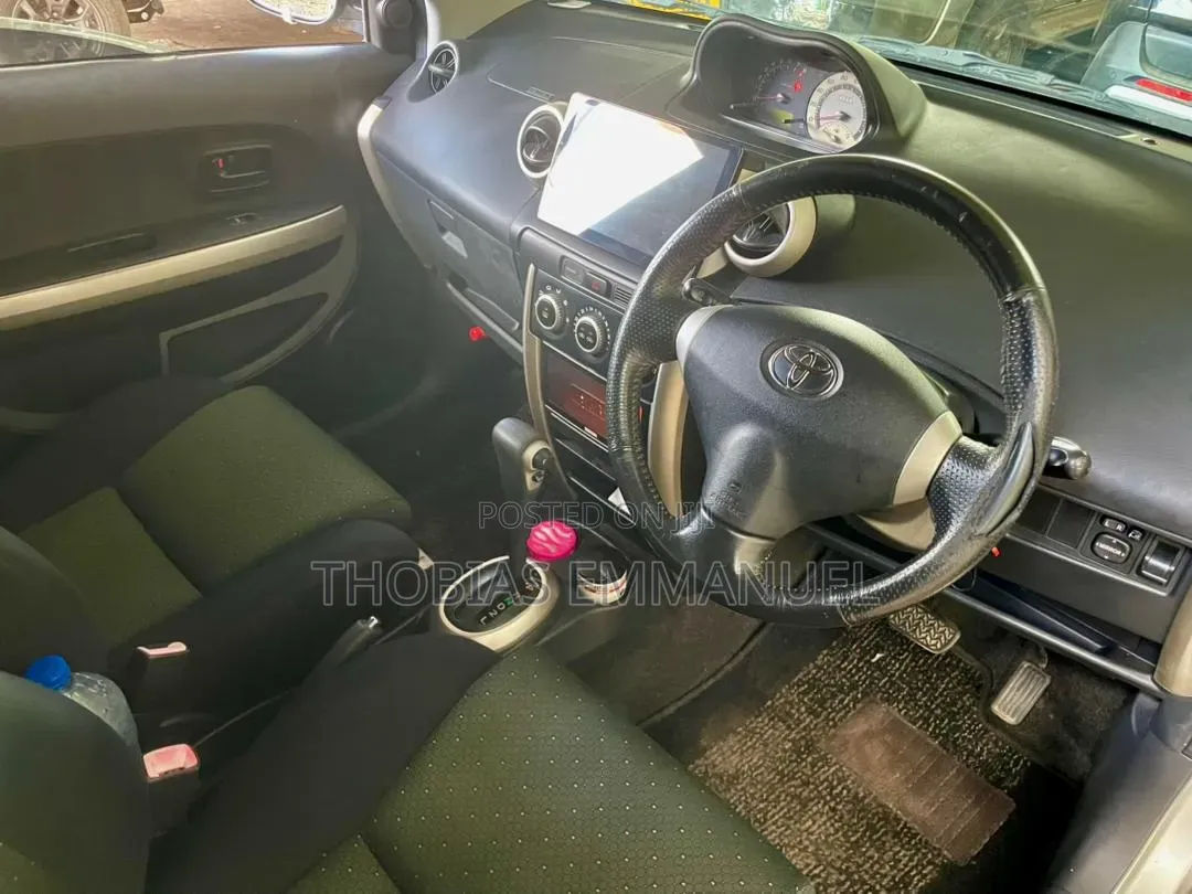 Toyota IST 2006 Silver