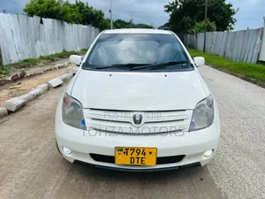 Toyota IST 2004 White