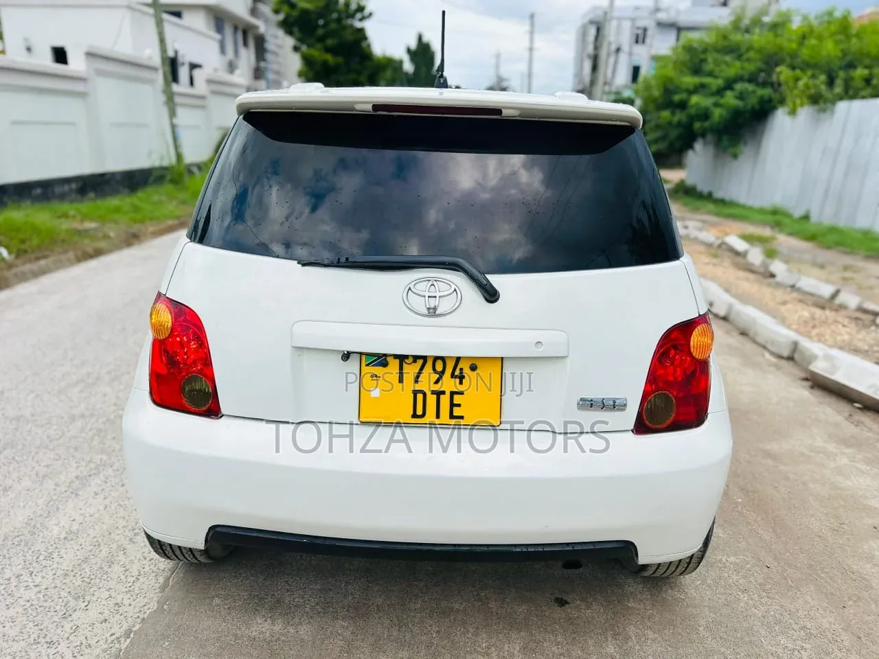 Toyota IST 2004 White