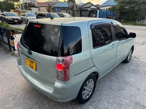 Toyota Raum 2010 Blue