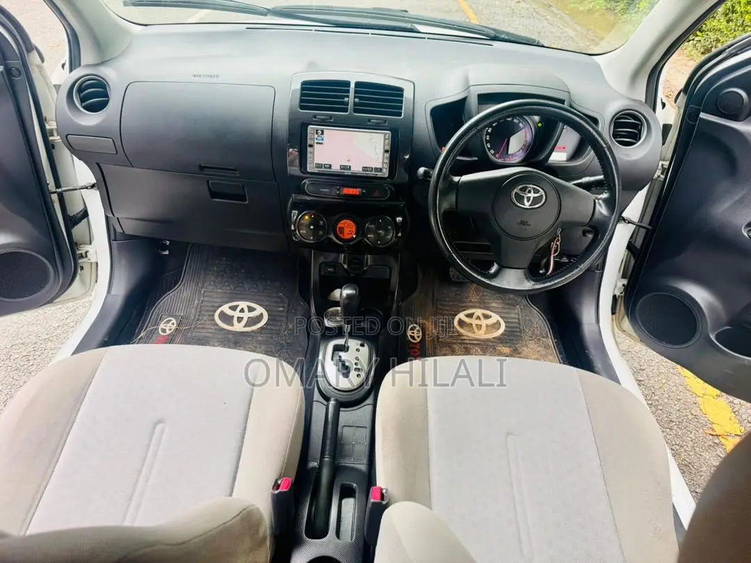 Toyota IST 2008 White