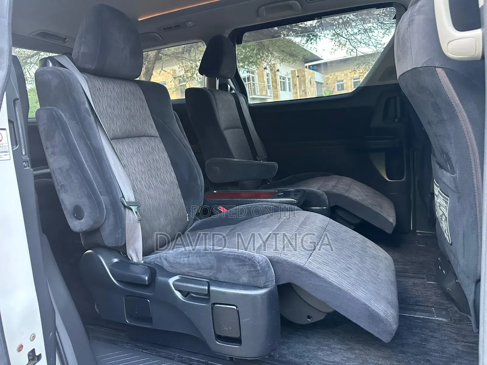 Toyota Alphard 2009 Pearl