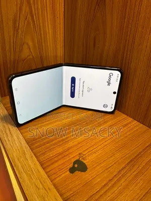 Samsung Galaxy Z Flip4 128 GB Black