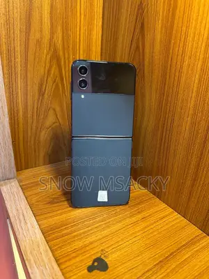 Samsung Galaxy Z Flip4 128 GB Black