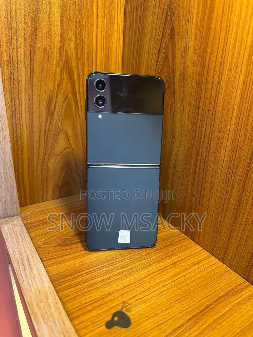 Samsung Galaxy Z Flip4 128 GB Black