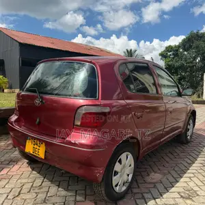 Toyota Vitz 2003 Red