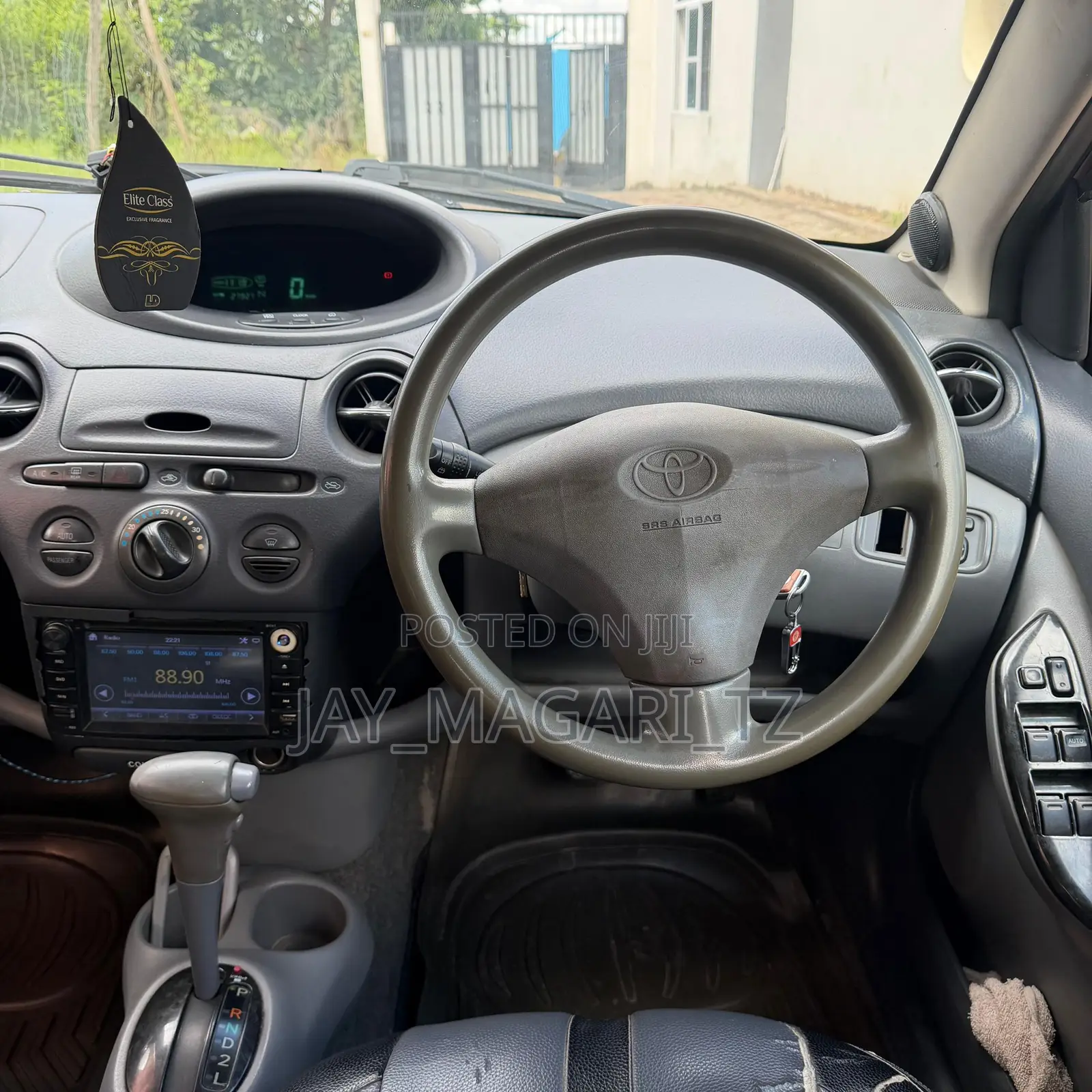 Toyota Vitz 2003 Red