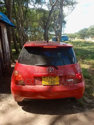 Toyota IST 2006 Red