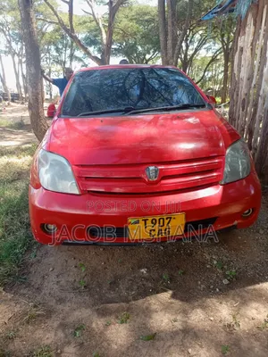 Toyota IST 2006 Red