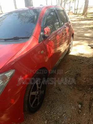 Toyota IST 2006 Red