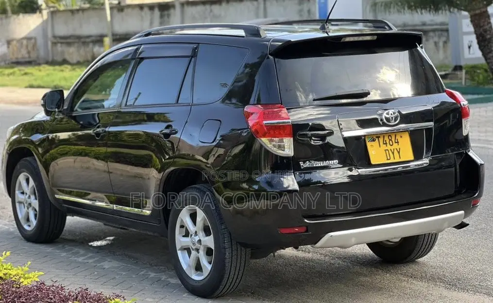 Toyota Vanguard 2011 Black