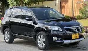Toyota Vanguard 2011 Black
