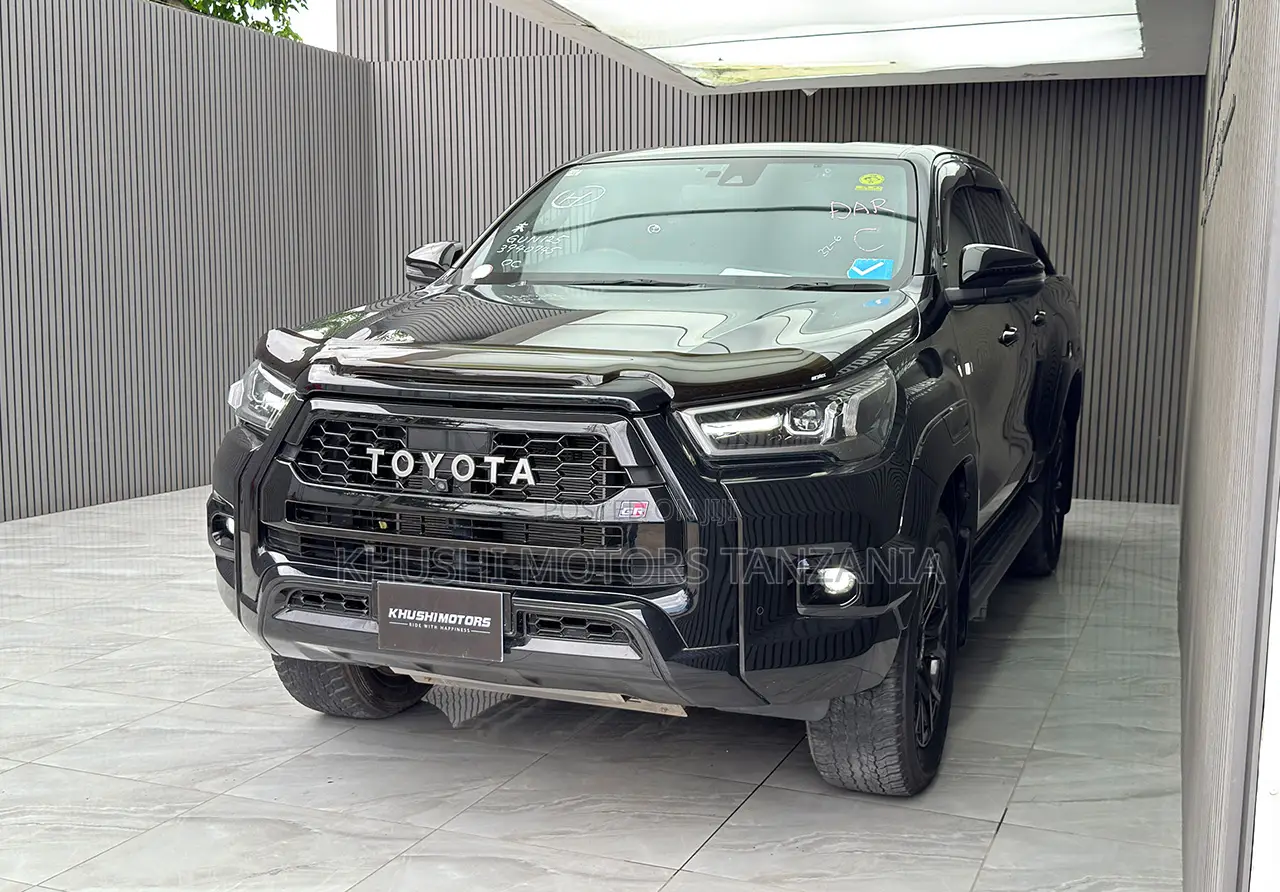 Toyota Hilux 2022 Black