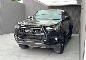 Toyota Hilux 2022 Black