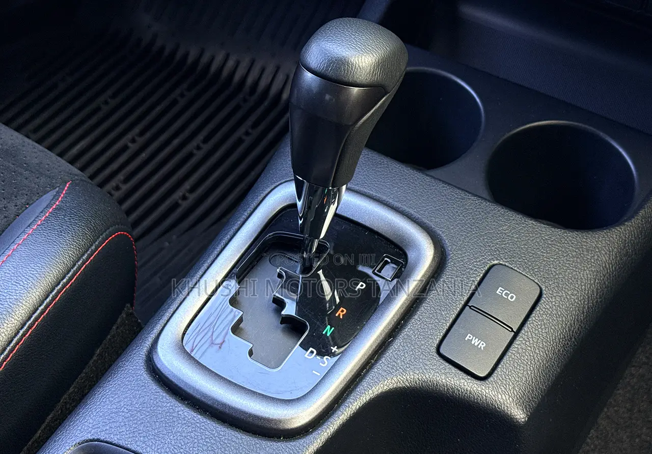 Toyota Hilux 2022 Black