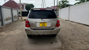 Toyota Kluger 2004 Silver
