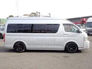 Toyota HiAce 2006 Silver