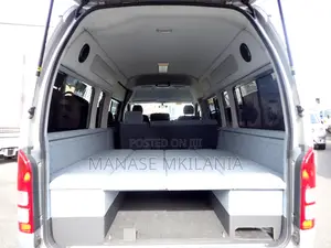 Toyota HiAce 2006 Silver