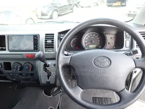 Toyota HiAce 2006 Silver