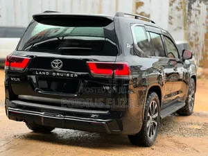 Toyota Land Cruiser 2024 Black