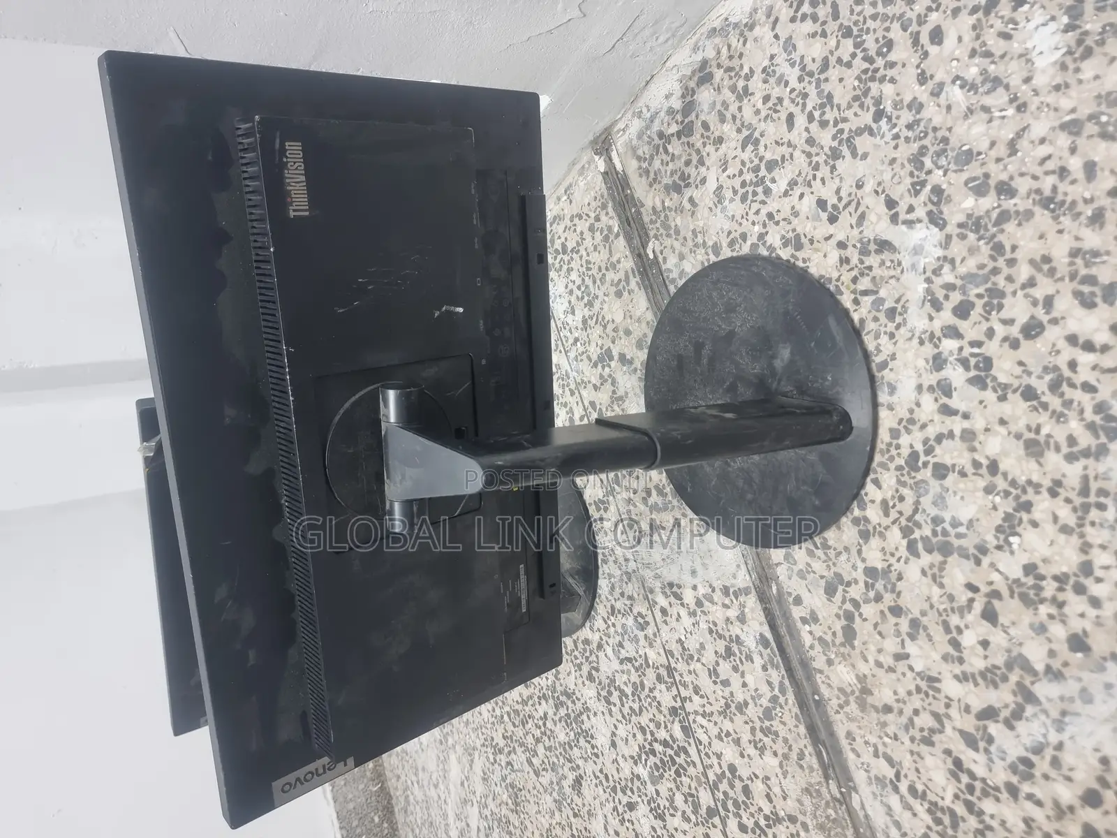 Lenovo Thinkvision Frameless Monitor