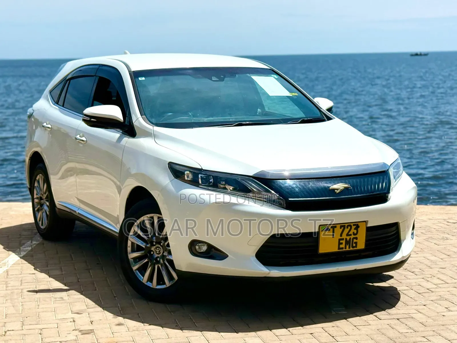 Toyota Harrier Hybrid Progress 2015 White