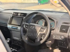 Toyota Land Cruiser Prado 2022 Silver