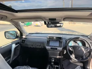 Toyota Land Cruiser Prado 2022 Silver