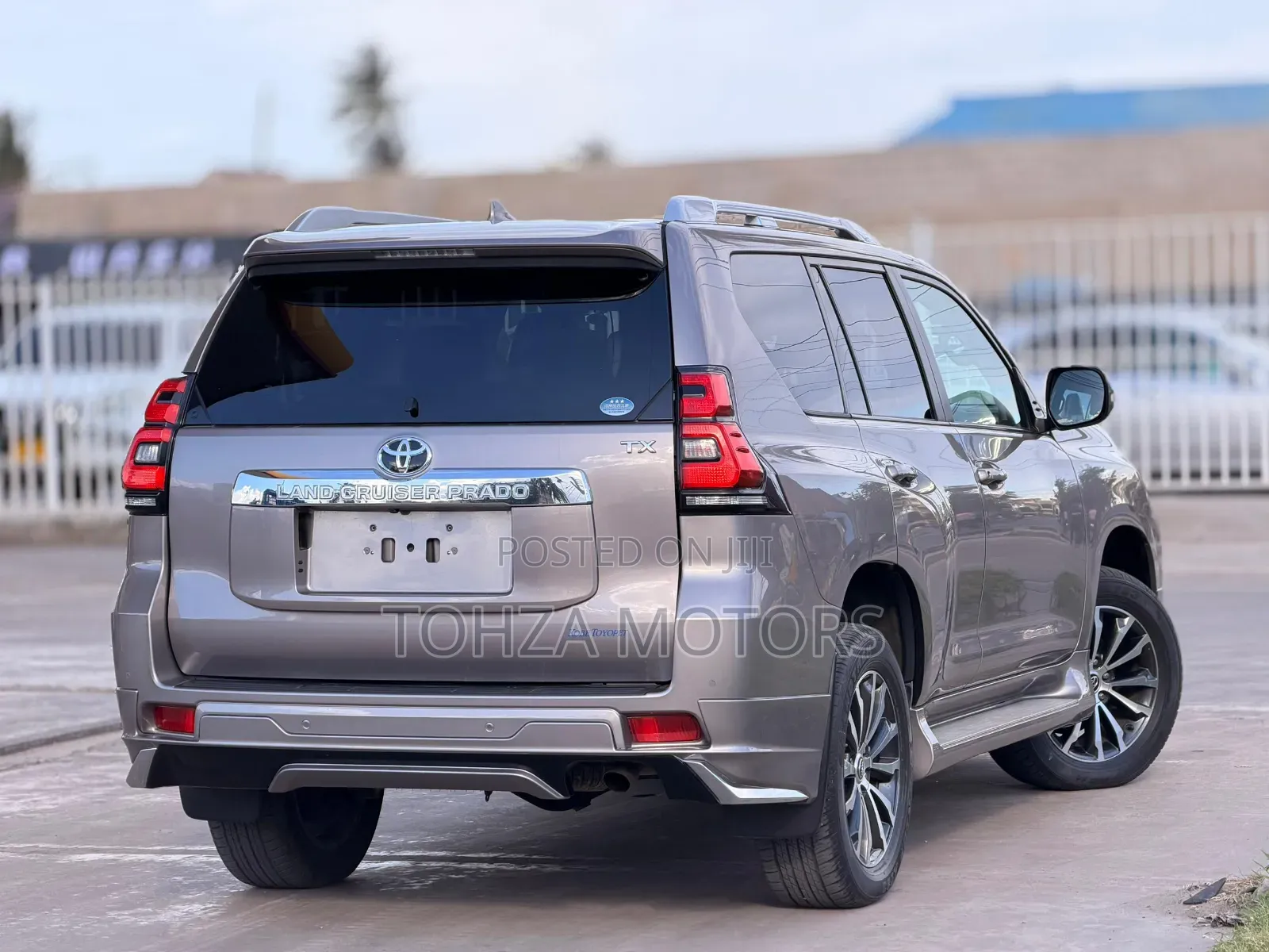 Toyota Land Cruiser Prado 2022 Silver