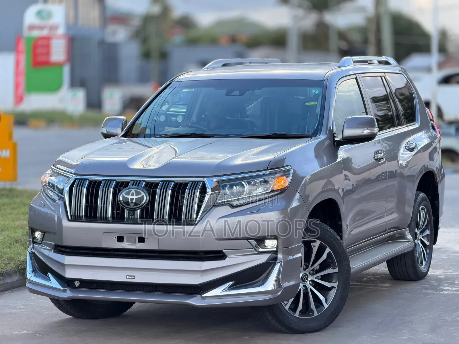 Toyota Land Cruiser Prado 2022 Silver