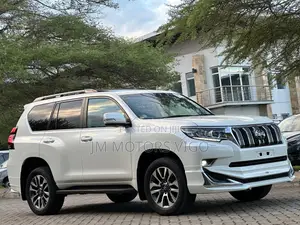 Toyota Land Cruiser Prado 2023 Pearl