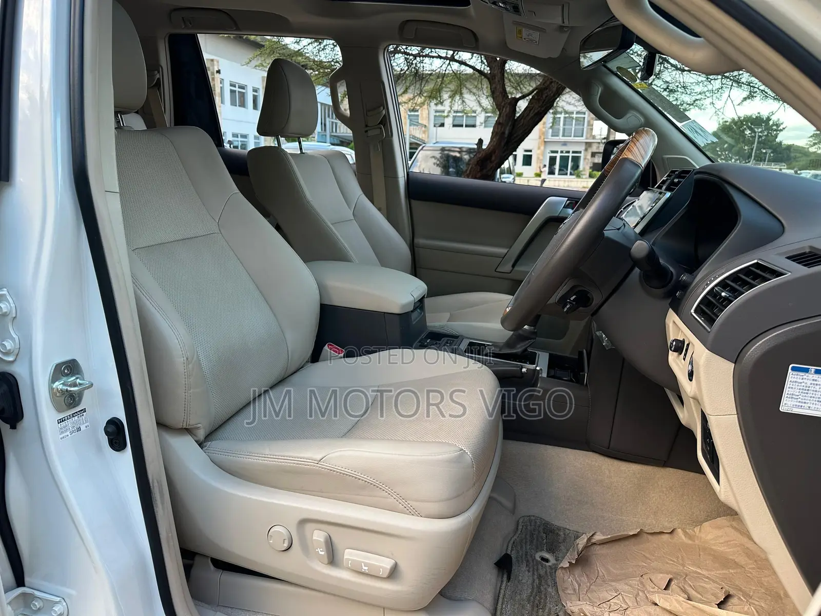 Toyota Land Cruiser Prado 2023 Pearl