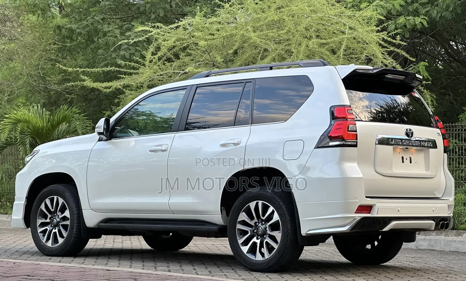 Toyota Land Cruiser Prado 2023 Pearl