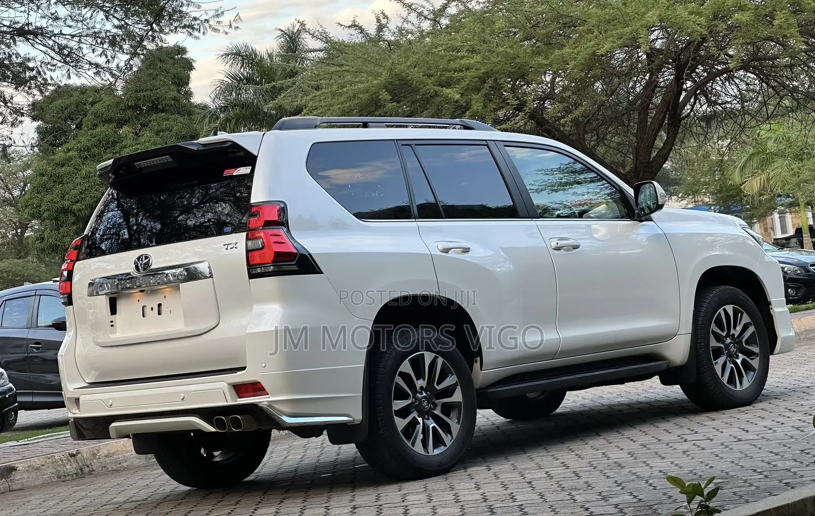 Toyota Land Cruiser Prado 2023 Pearl