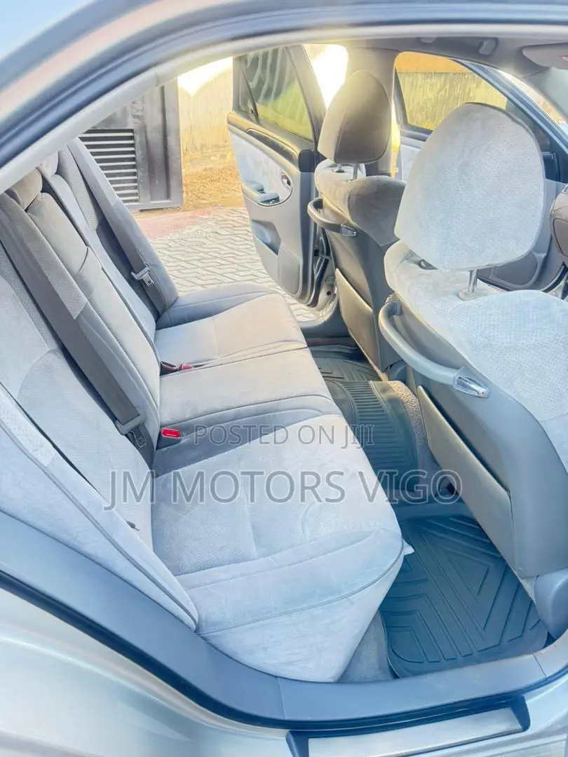 Toyota Crown 2005 Silver