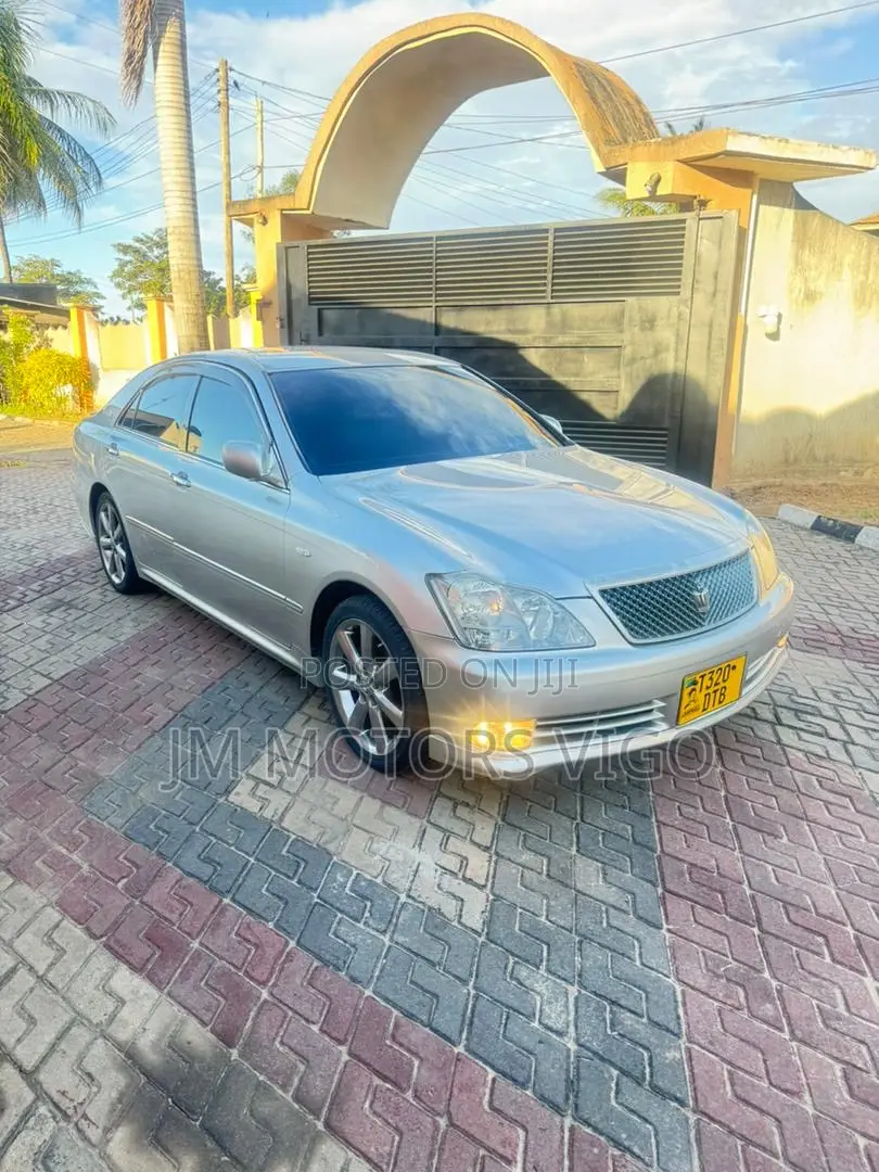 Toyota Crown 2005 Silver