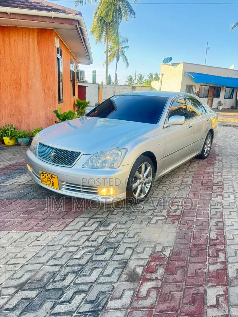 Toyota Crown 2005 Silver