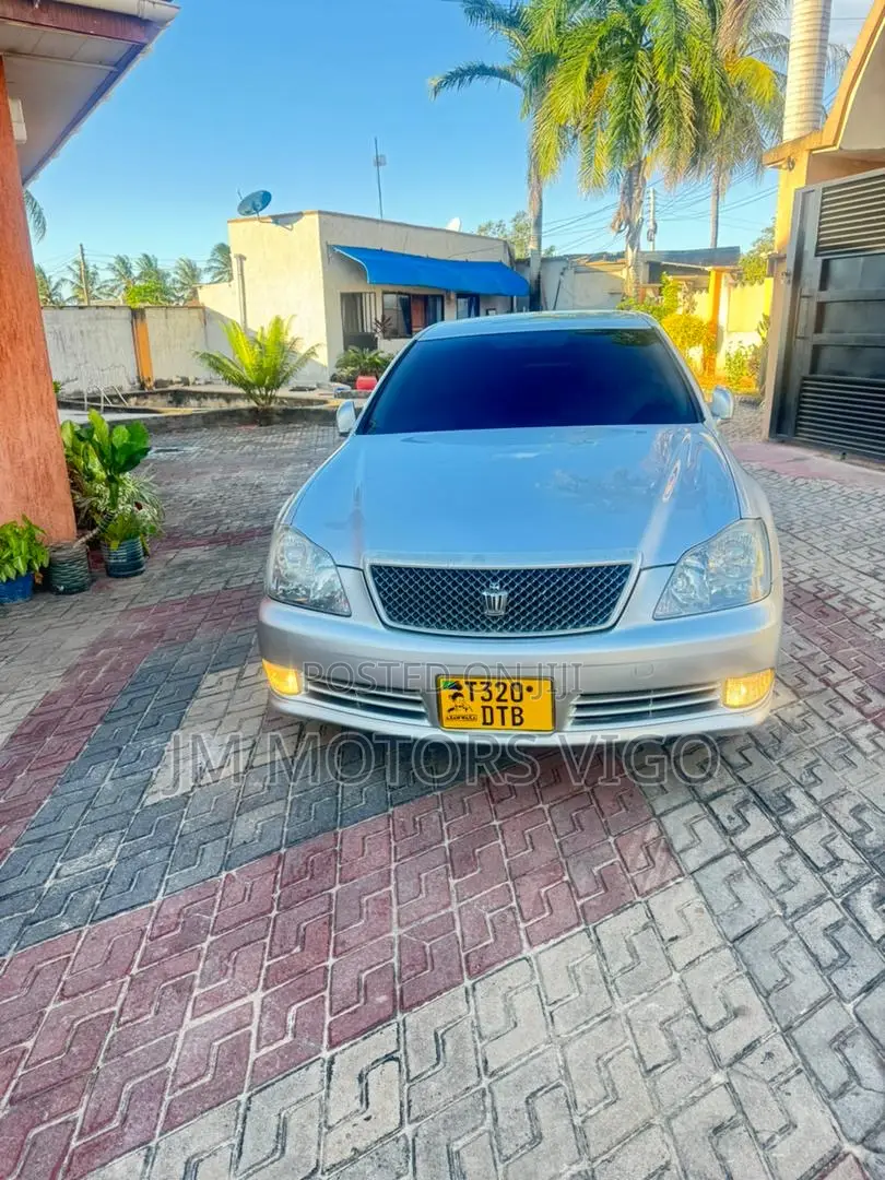 Toyota Crown 2005 Silver