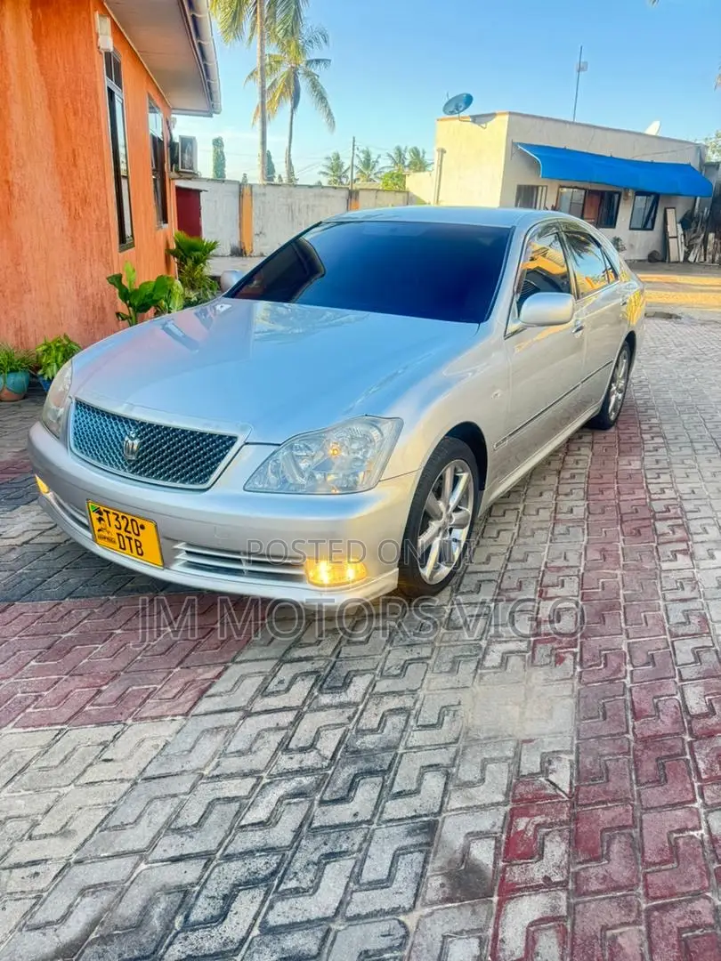 Toyota Crown 2005 Silver