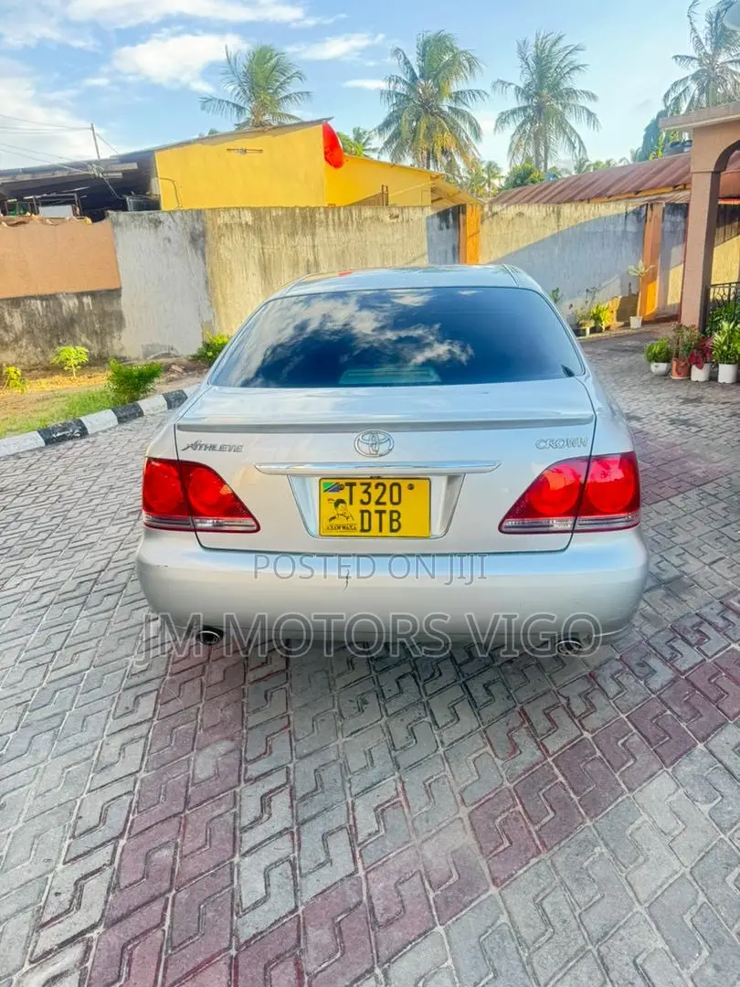 Toyota Crown 2005 Silver