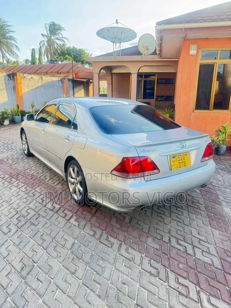 Toyota Crown 2005 Silver